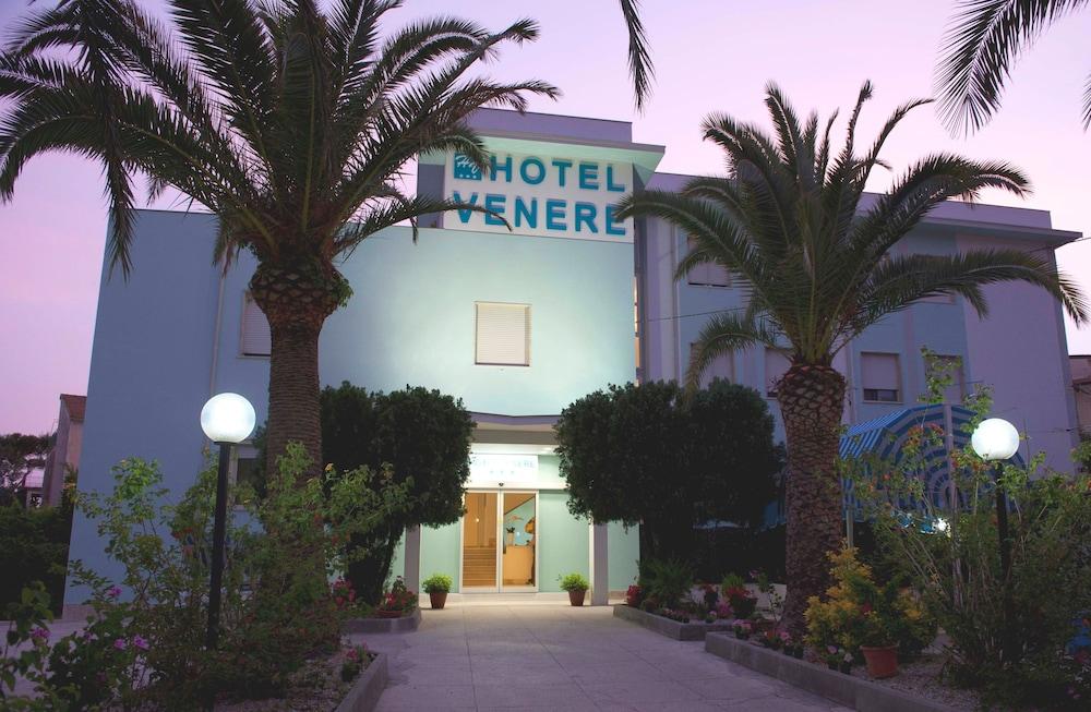 Pet Friendly Hotel Venere