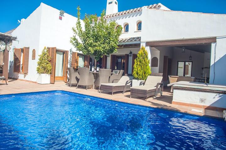 Pet Friendly 5/3 Villa with Swimming Pool