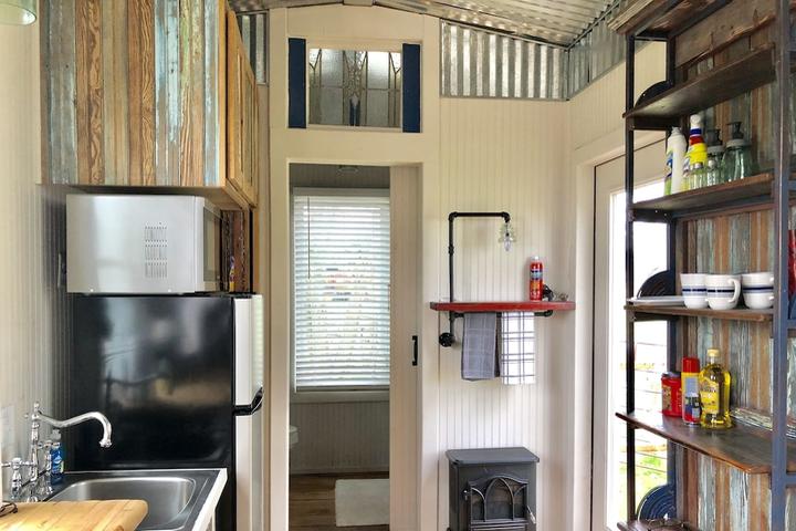 Pet Friendly Tiny House on Cherry Mountain in Pastoral Setting