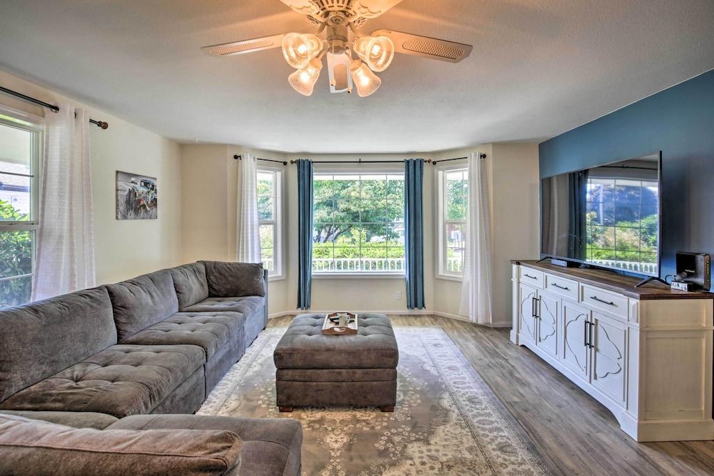 Charming Eugene Home with Fire Pit Pet Policy