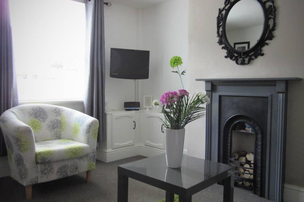 Pet Friendly Louth Airbnb Rentals