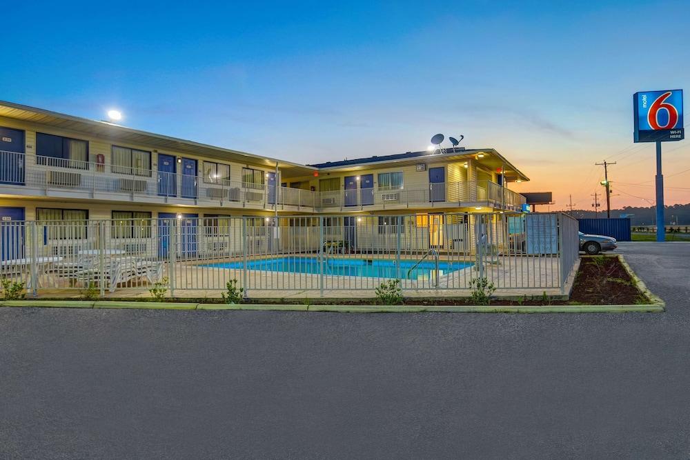 Motel 6Lumberton NC Pet Policy