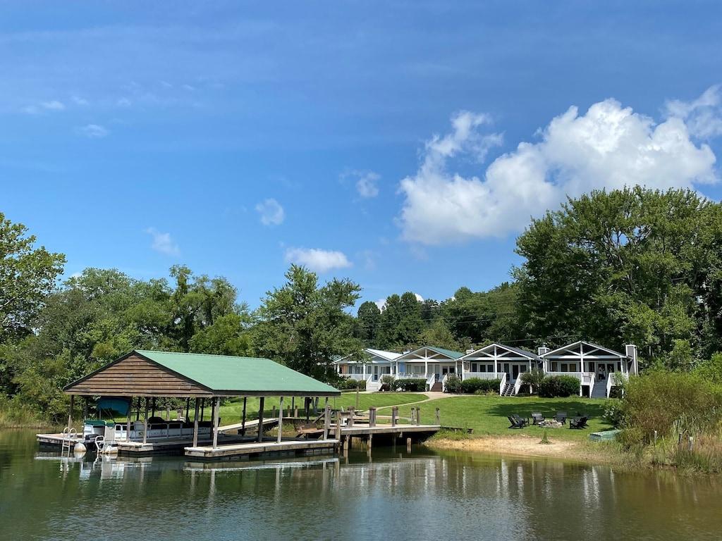 Cozy Lake Chatuge Charm Pet Policy