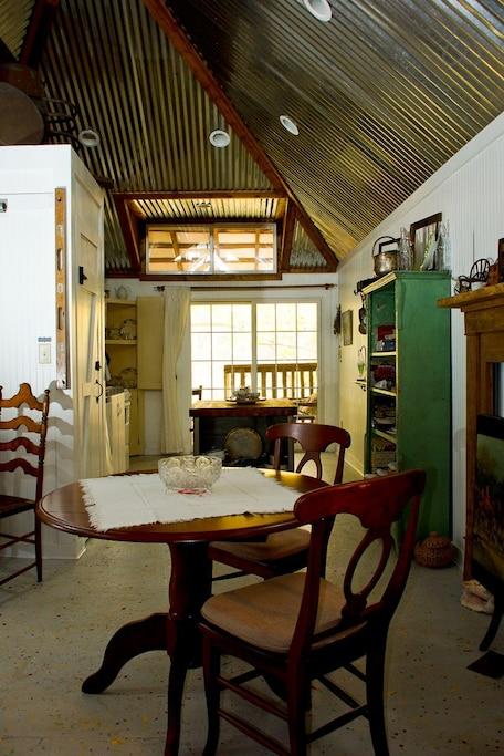 Franklin Airbnb Rentals Pet Policy