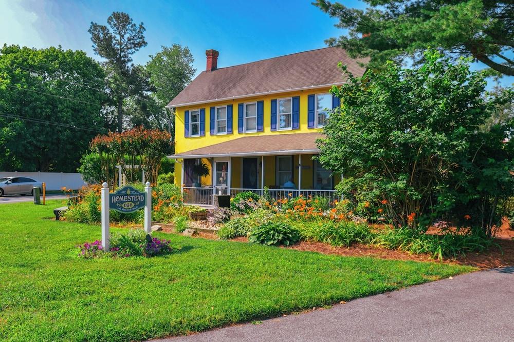Pet Friendly Homestead Bed & Breakfast at Rehoboth