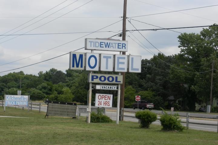 Pet Friendly Tidewater Motel