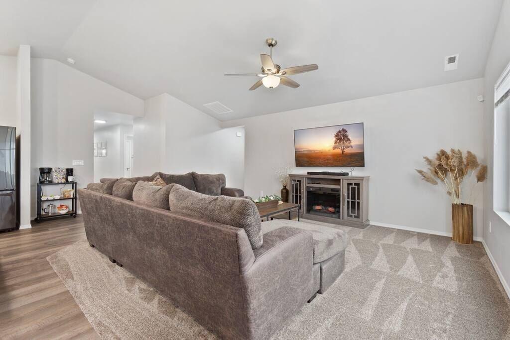 W Nampa House Near Nnu & Lake Lowell Pet Policy