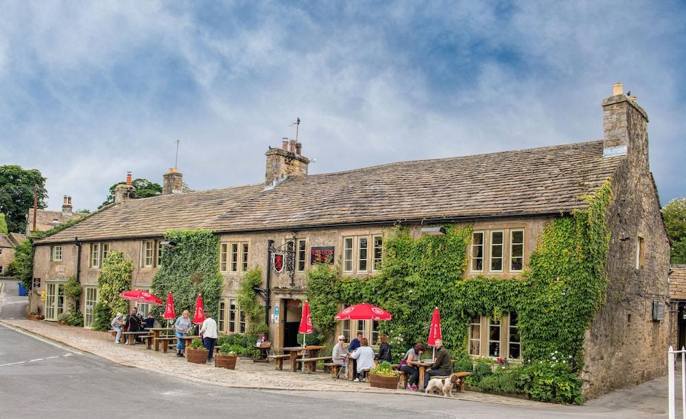 Pet Friendly Red Lion Hotel and Manor House