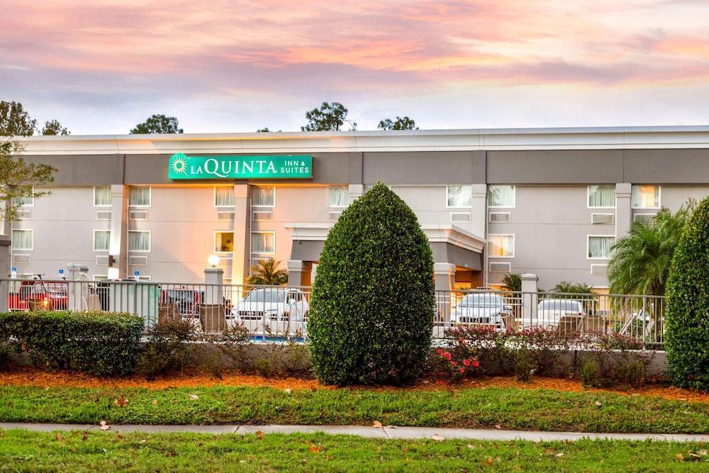 Pet Friendly La Quinta Inn & Suites by Wyndham Jacksonville Mandarin