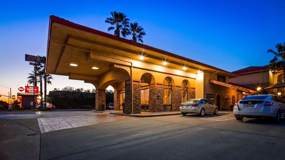 Pet Friendly Best Western Plus Executive Inn & Suites