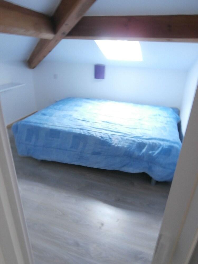 Pet Friendly 4/3 Apartment with Swimming Pool