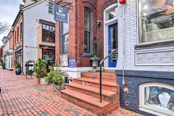 Pet Friendly Modern Townhome in Historic Alexandria