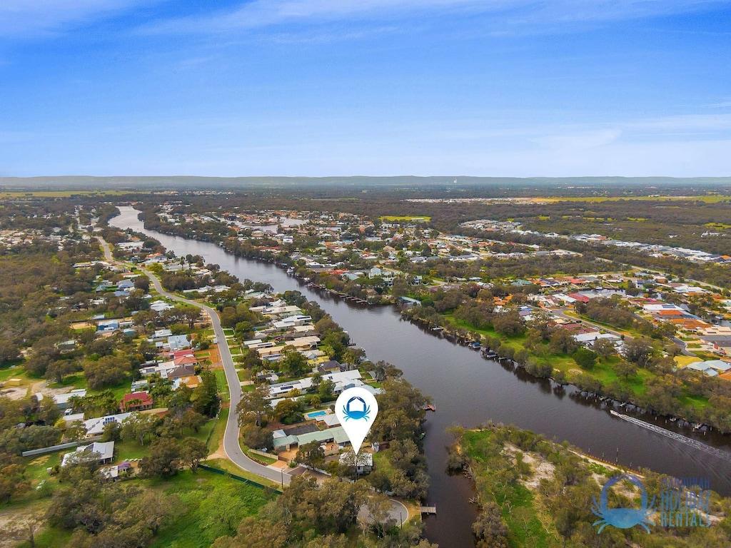 Pet Friendly Characterful 2BR Cottage on the Murray River