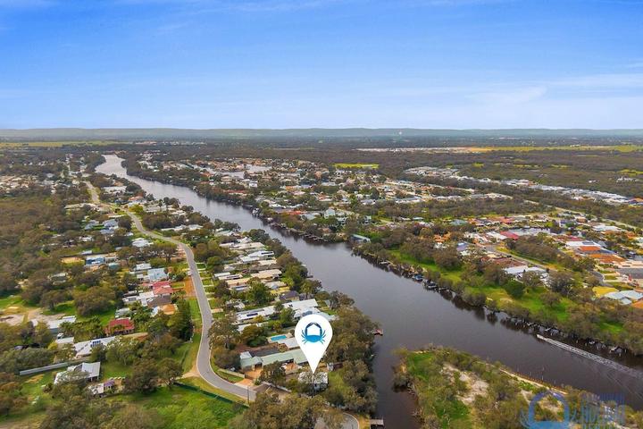 Pet Friendly Characterful 2BR Cottage on the Murray River