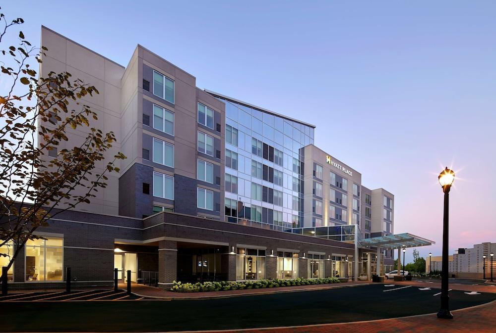 Pet Friendly Hyatt Place Cleveland/Lyndhurst/Legacy Village