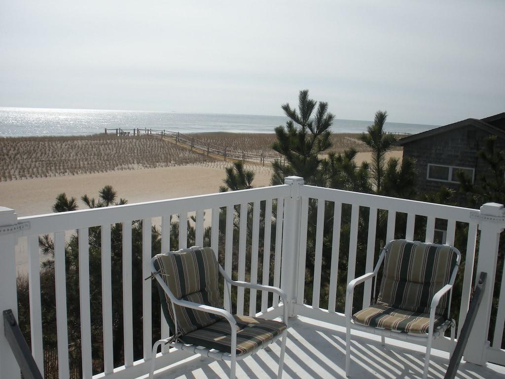 12 E Salem Avenue Pet Policy