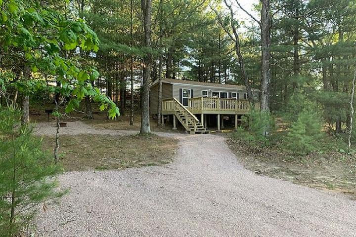 Pet Friendly 2BR Wisconsin Dells Camping Cottage