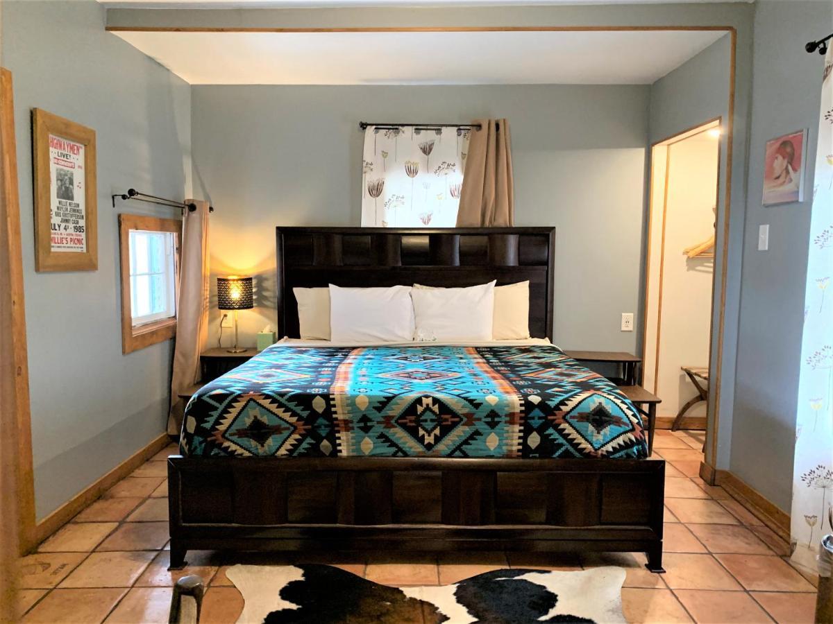 Pet Friendly Hotel Kitsmiller on Main