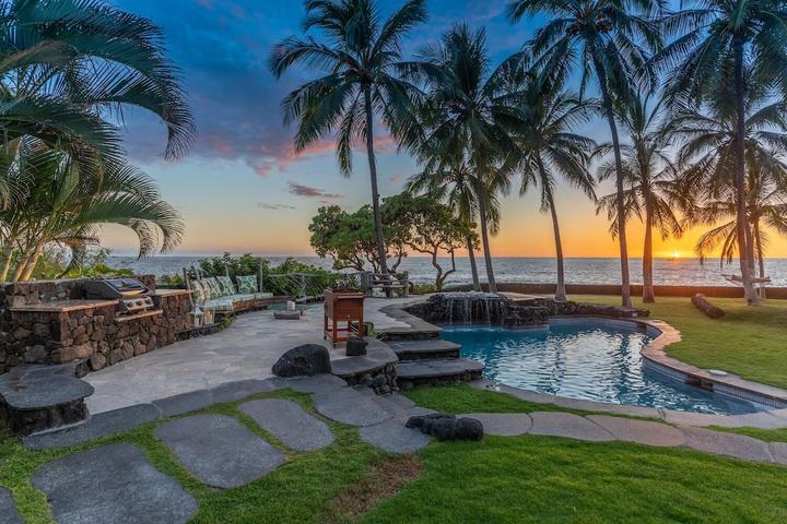 Pet Friendly Seaside Hawaiian Villa Ocean View with Private Pool