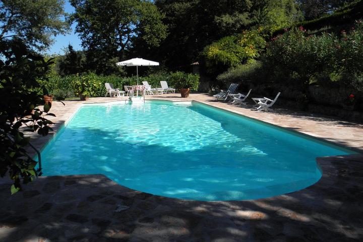 Pet Friendly 3/4 Villa with Swimming Pool