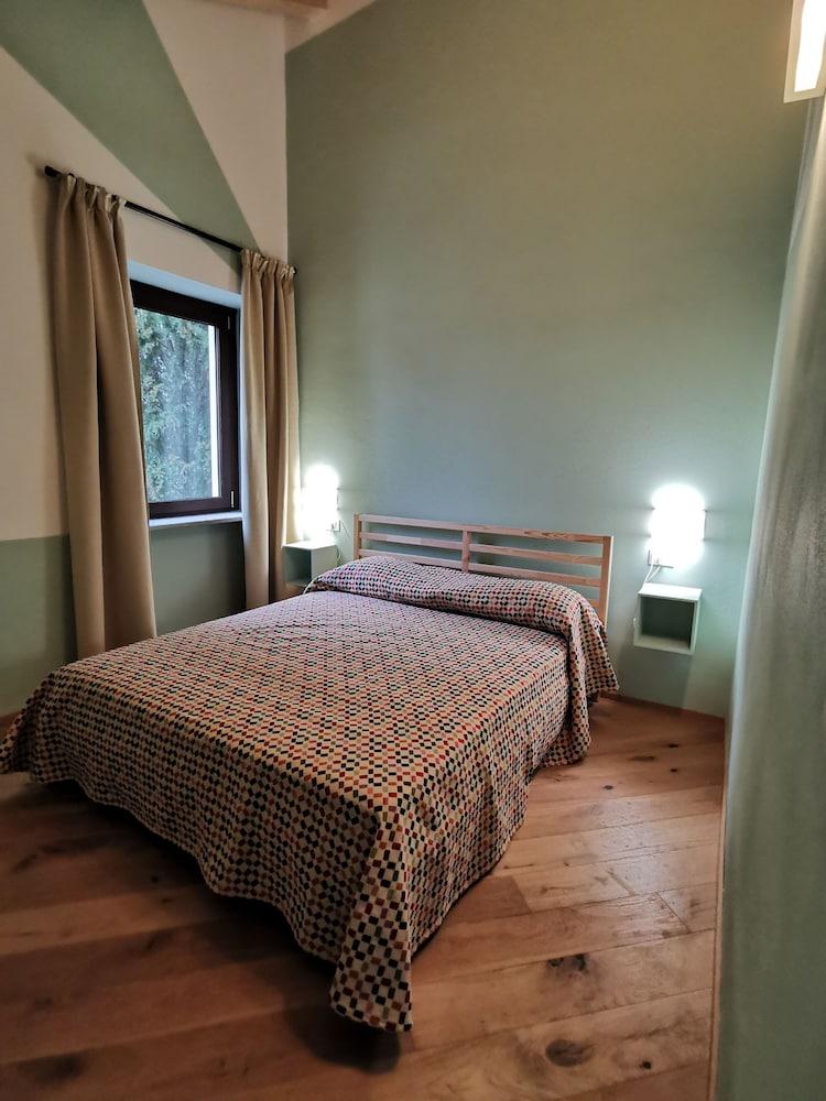 Pet Friendly 1/1 Apartment with Pool