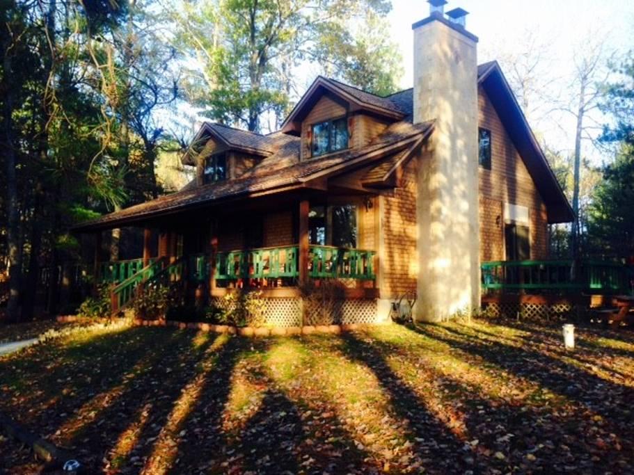 East Jordan Airbnb Rentals Pet Policy