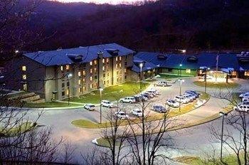 Pet Friendly Hotels & Resorts in Williamson, WV BringFido
