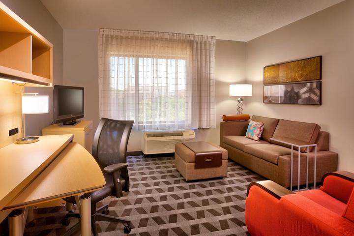Pet Friendly TownePlace Suites by Marriott Omaha West