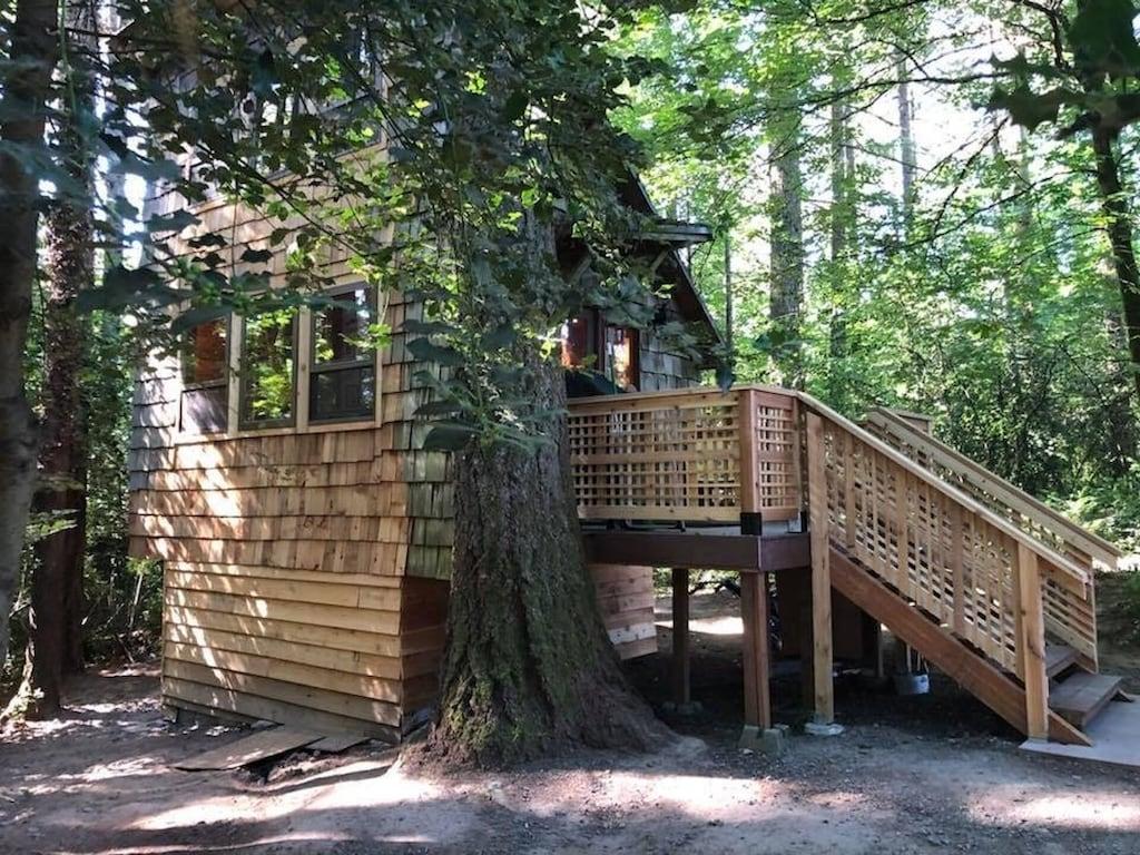 Pet Friendly Cooper Mountain Tiny Cabin