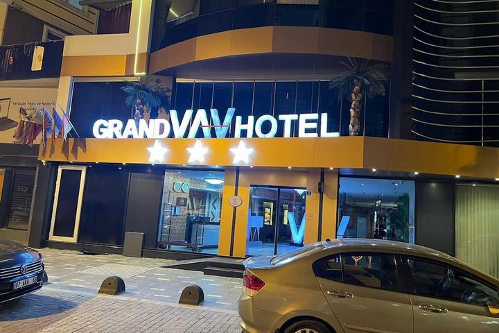 Pet Friendly Grand Vav Hotel