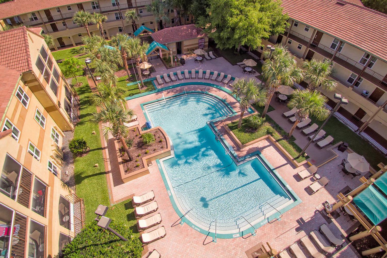 Blue Tree Resort at Lake Buena Vista swimming