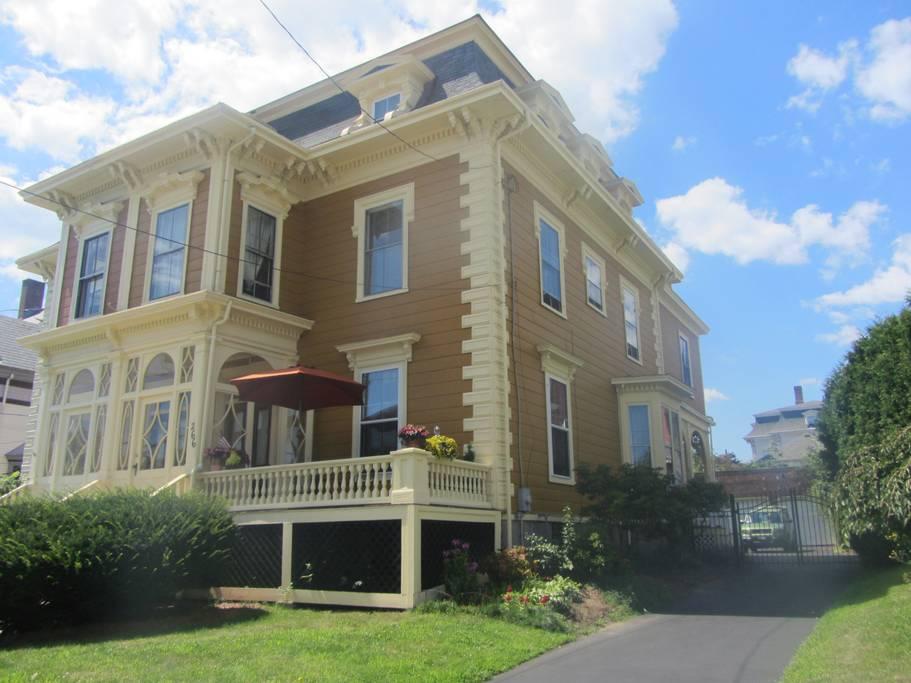 Salem Airbnb Rentals Pet Policy