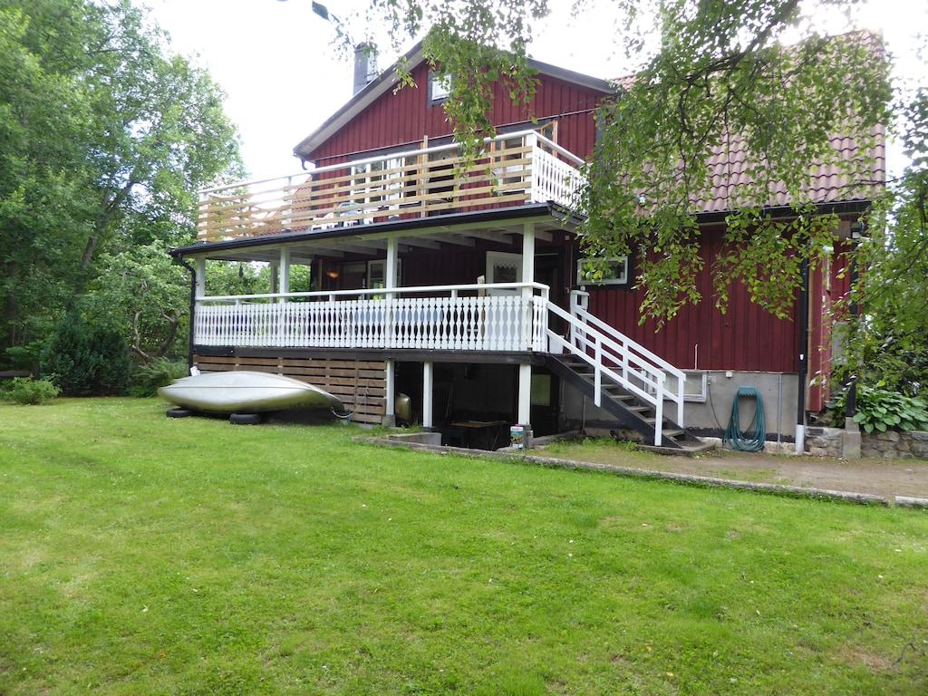 Pet Friendly Comfy House with Sauna by Lake Asnen