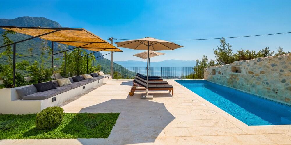 Pet Friendly Dream Villa with Spectacular Sea Views & Pool