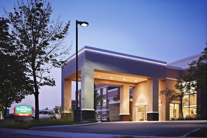 Pet Friendly TownePlace Suites by Marriott Mississauga-Arpt Corp CTR