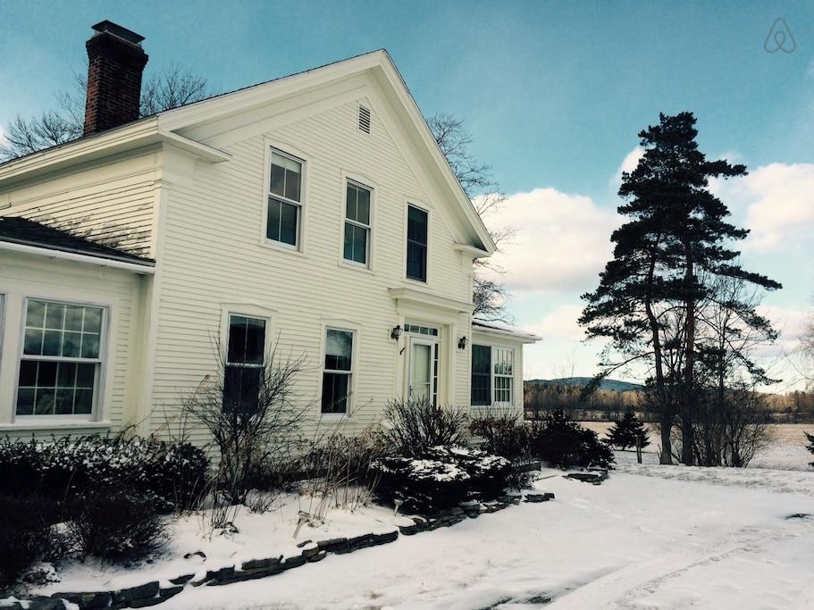 Willsboro Airbnb Rentals Pet Policy