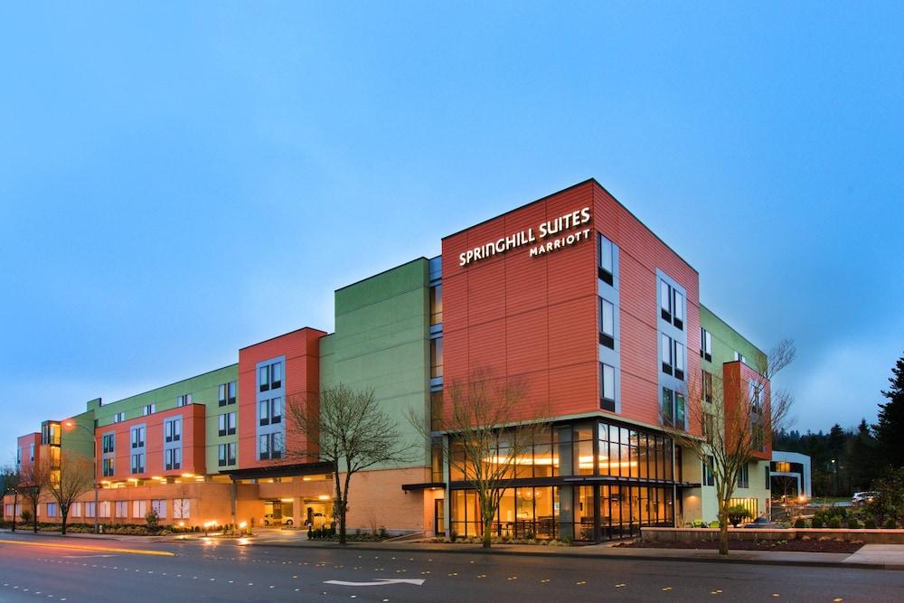 Pet Friendly SpringHill Suites by Marriott Seattle Issaquah