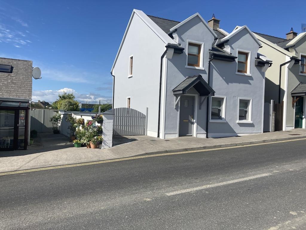 Pet Friendly Beautiful 3-Bed House in Co Clare