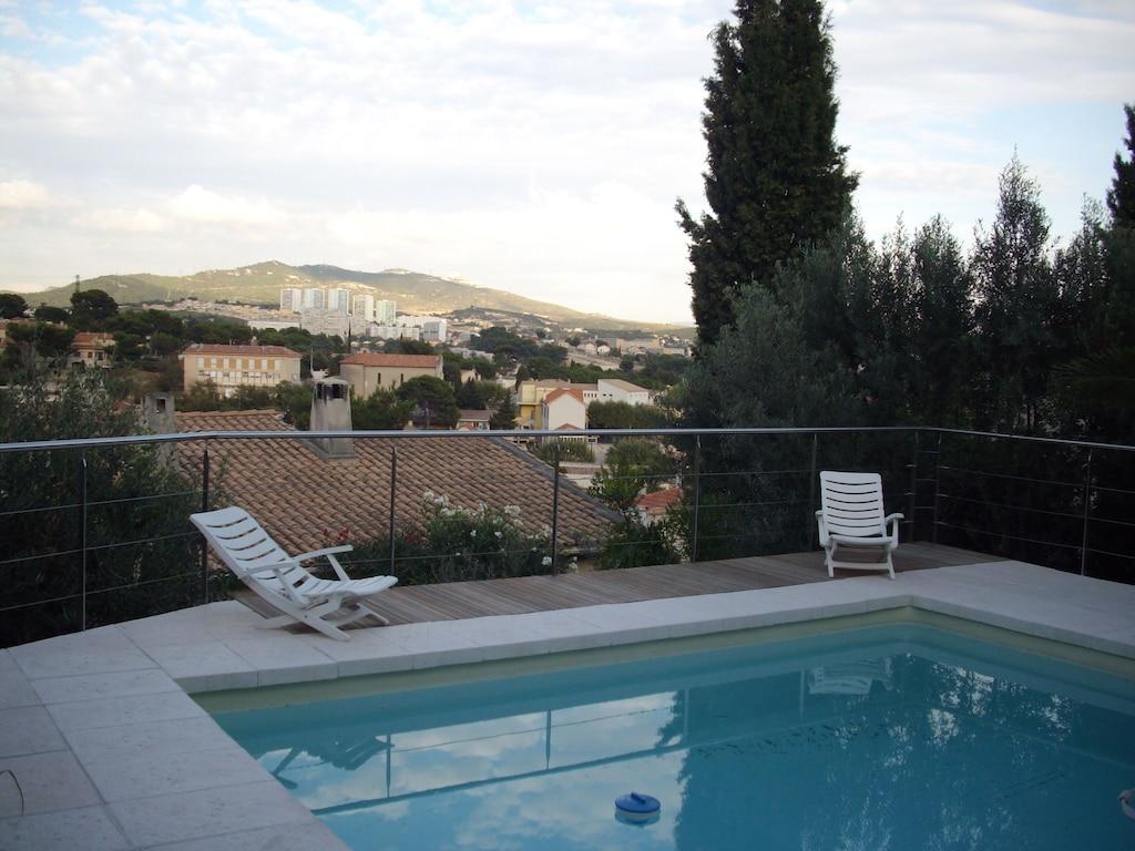 Pet Friendly Provencal House with Swimming Pool Near Creeks