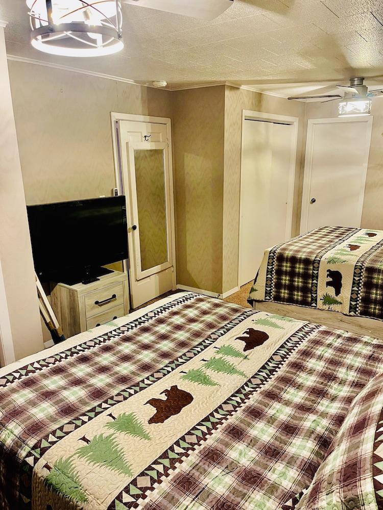 3/2 Mississippi River Front Property with Views Pet Policy