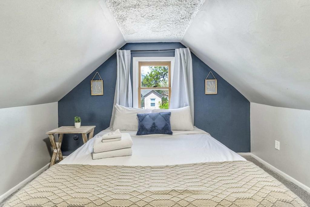 Cache Me Outside Pet Policy