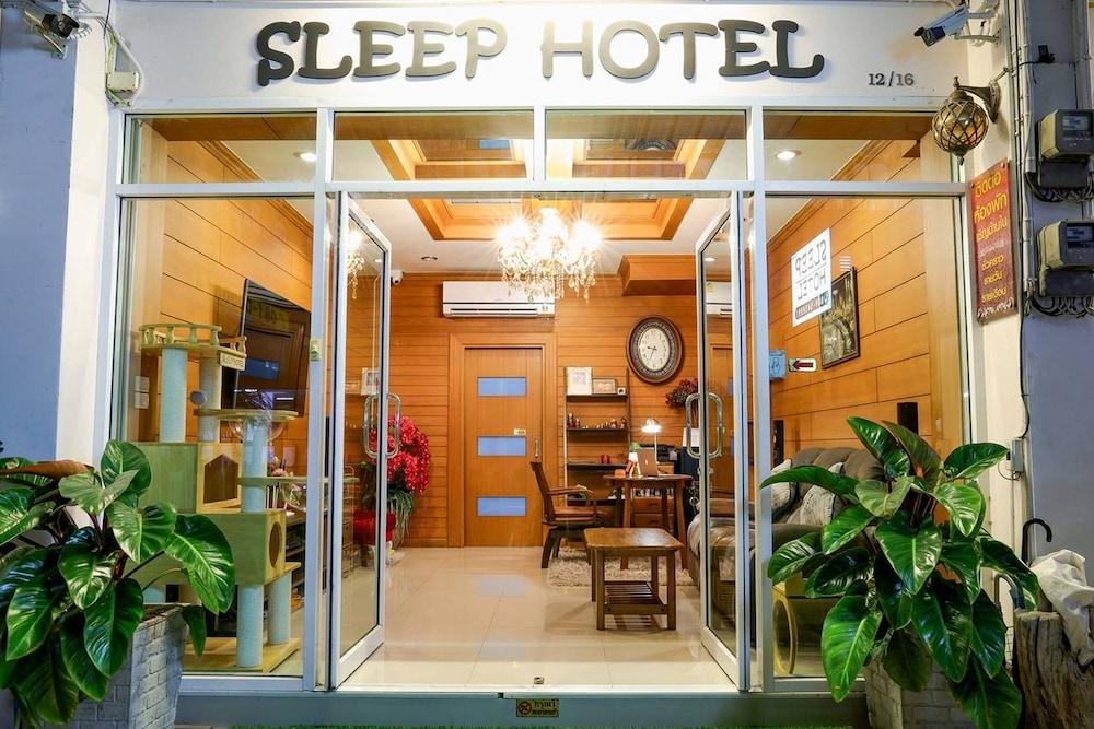 Pet Friendly Sleep Hotel