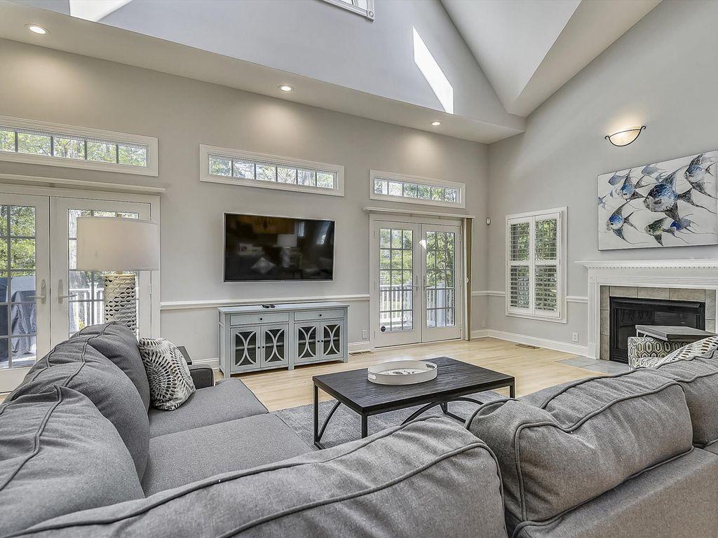 The Salt Pond Salpond708 Pet Policy