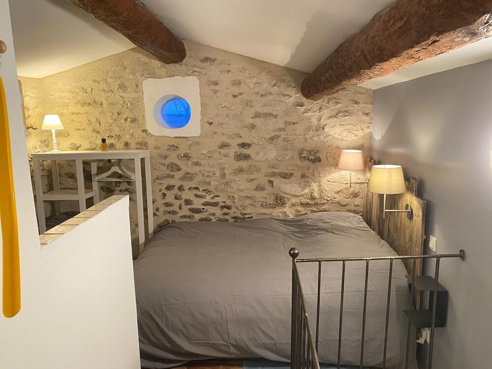 Pet Friendly Small Stone House in Drôme Provençale