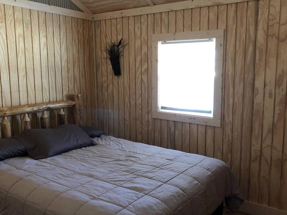Pet Friendly Eagles Nest Camping Bee Hunter Cabin