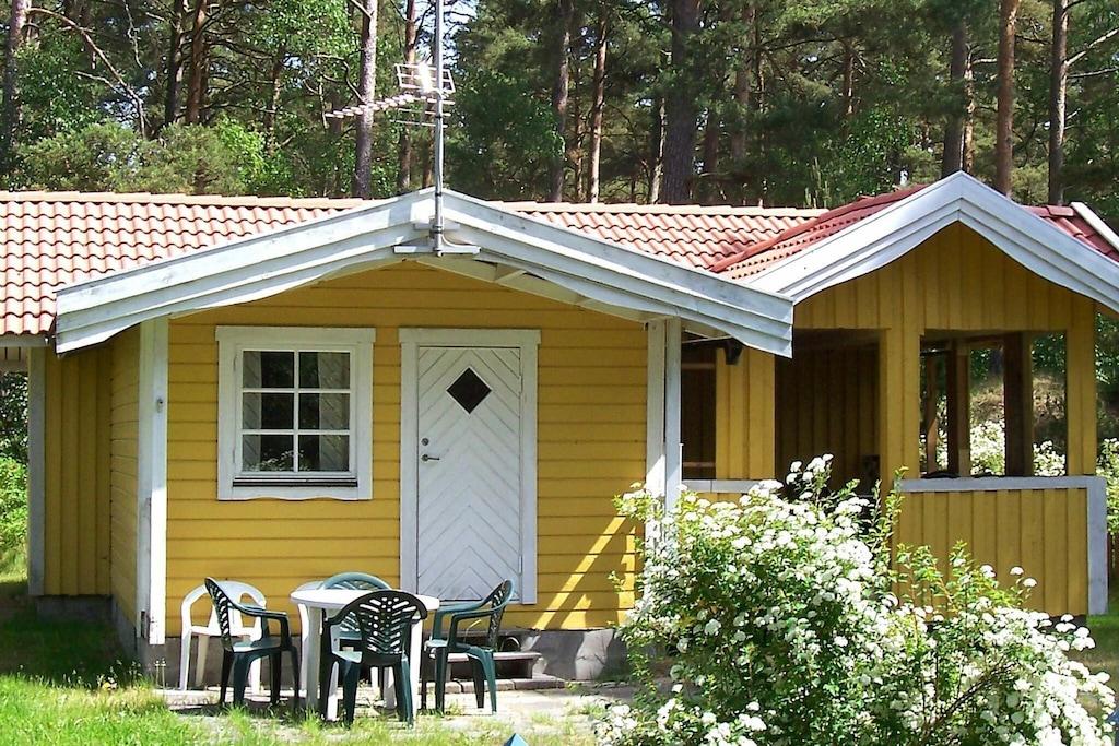 Pet Friendly 5 Person Holiday Home in Mellbystrand