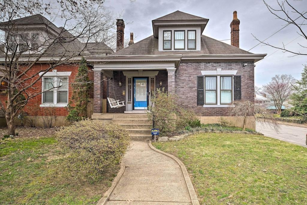 Louisville Home with Hot Tub in the Highlands Pet Policy