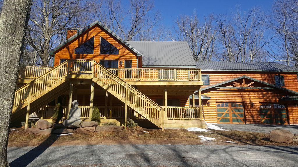 Pet Friendly Vacation Rentals In Hunter Mountain Ny Bringfido