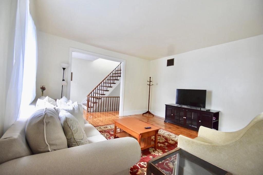 Easy Breezy Downtown Brunswick 2BR Pet Policy