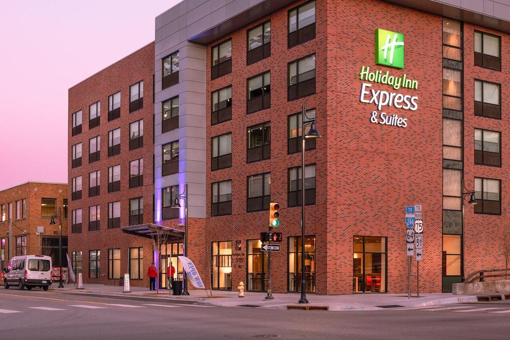 Pet Friendly Holiday Inn Express & Suites Tulsa Downtown an IHG Hotel